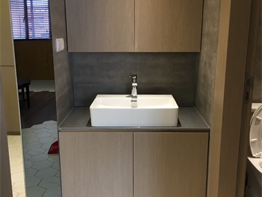 混搭衛(wèi)生間隔斷實景圖